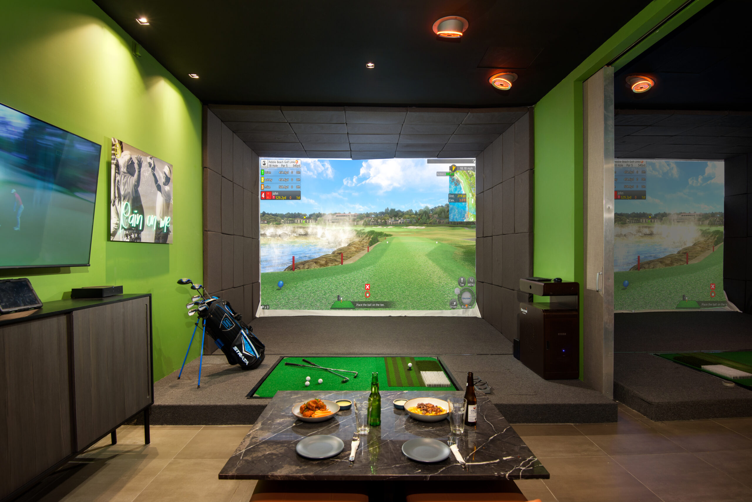 Cabina de Golf Station con simulador Golfzon Two Vision: tecnología de última generación para una experiencia de golf inigualable.