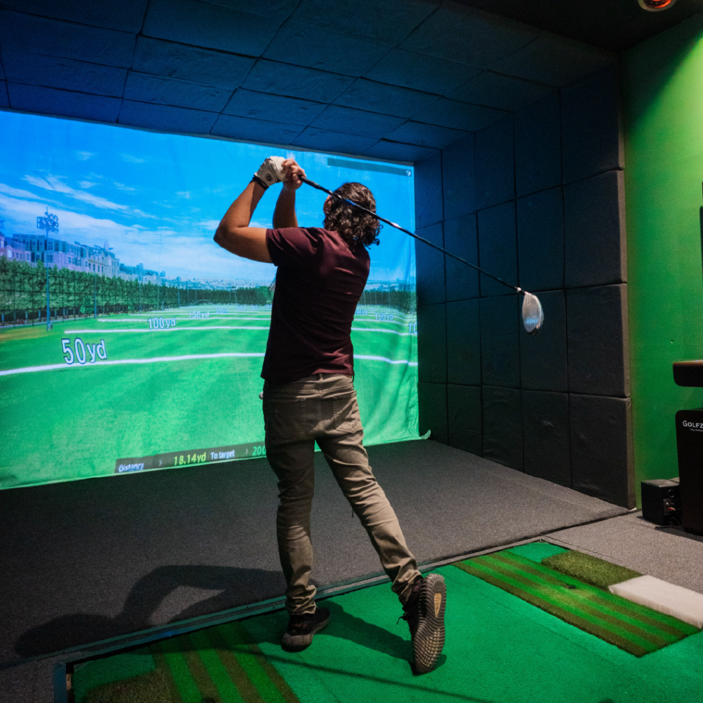 Golf Station: Exclusivas cabinas VIP fusionan salud y tecnología para una experiencia de golf única en Monterrey.