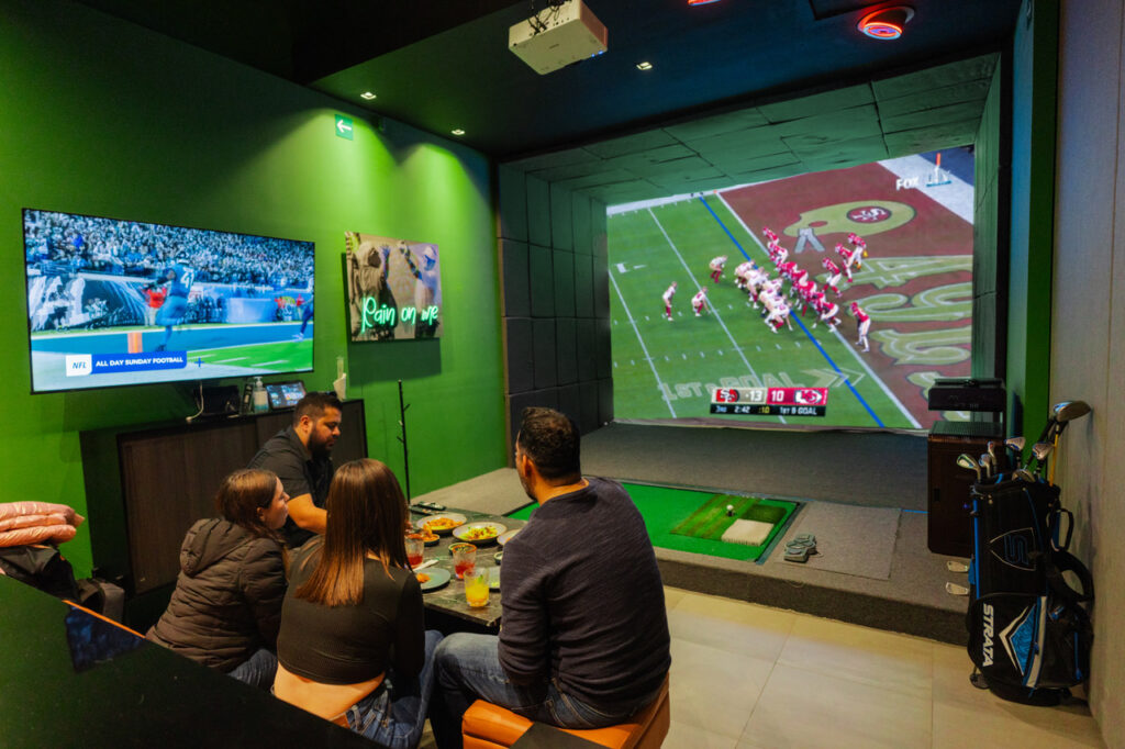 En Golf Station encontrarás la mayor tecnología e innovación, combinando la pasión del Super Bowl LVIII para crear un momento inolvidable.